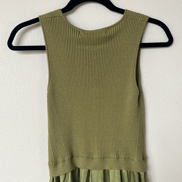 Taylor size small moss green maxi dress w/ stretchy sleeveless top, silky bottom - Picture 15 of 16